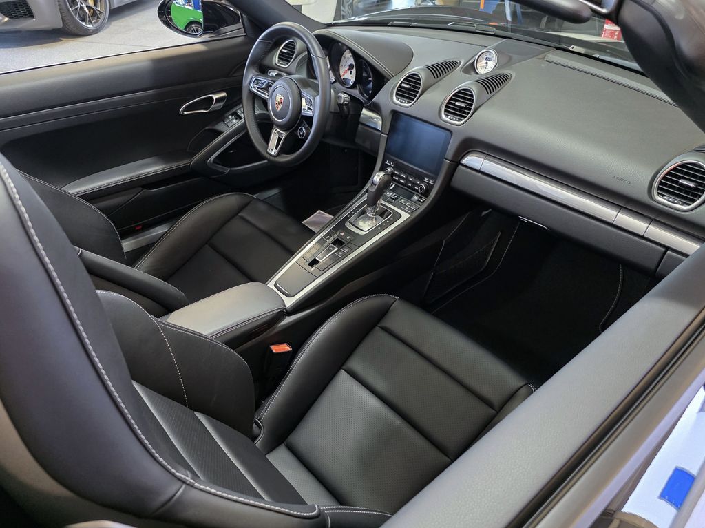 Porsche Boxster 2024