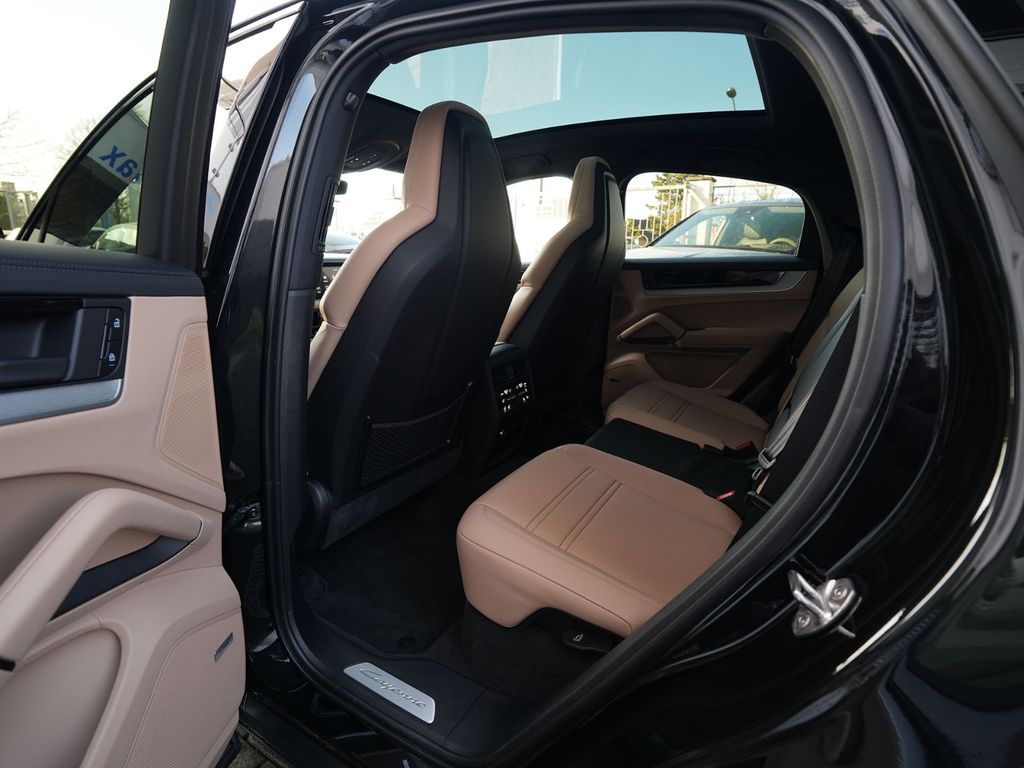Porsche Cayenne 2025