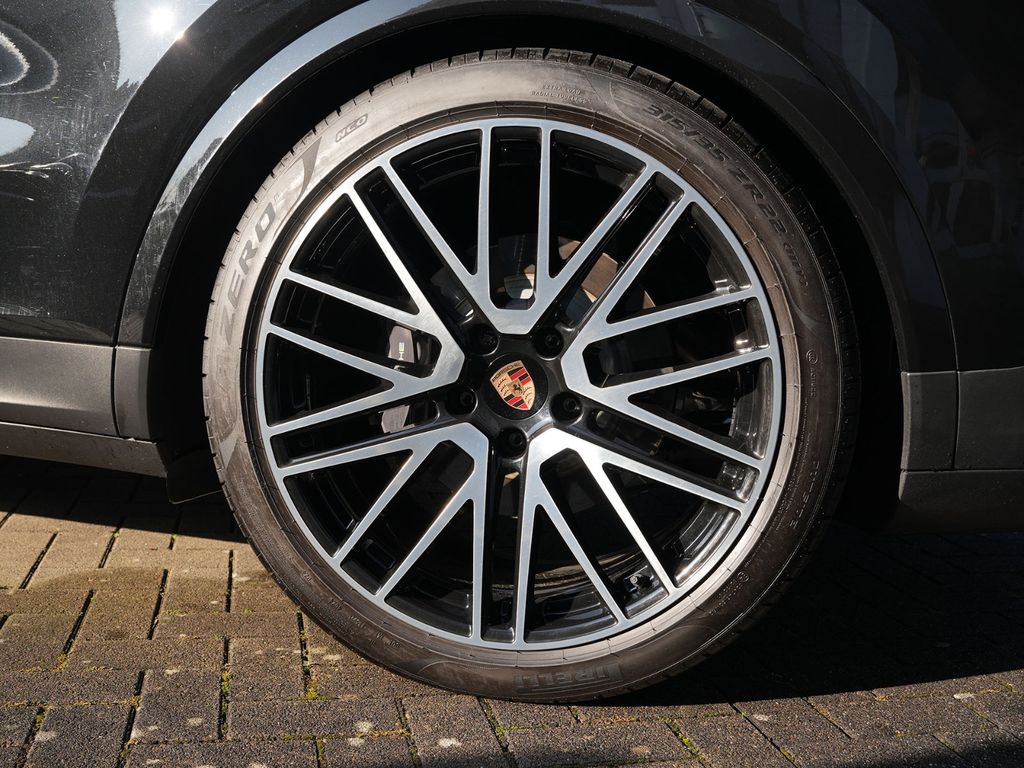 Porsche Cayenne 2025