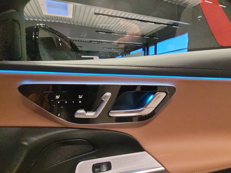 Mercedes-Benz E 300 2026