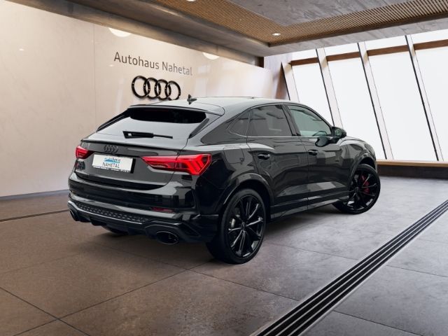 Audi RSQ3 2021