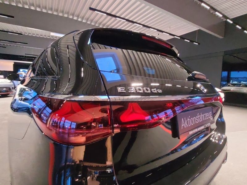 Mercedes-Benz E 300 2026