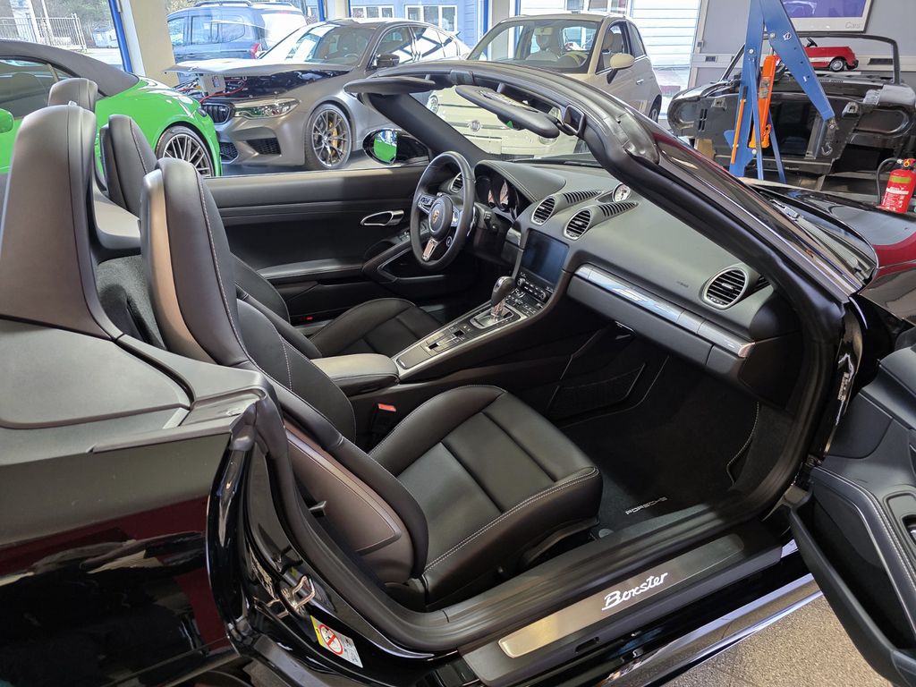 Porsche Boxster 2024