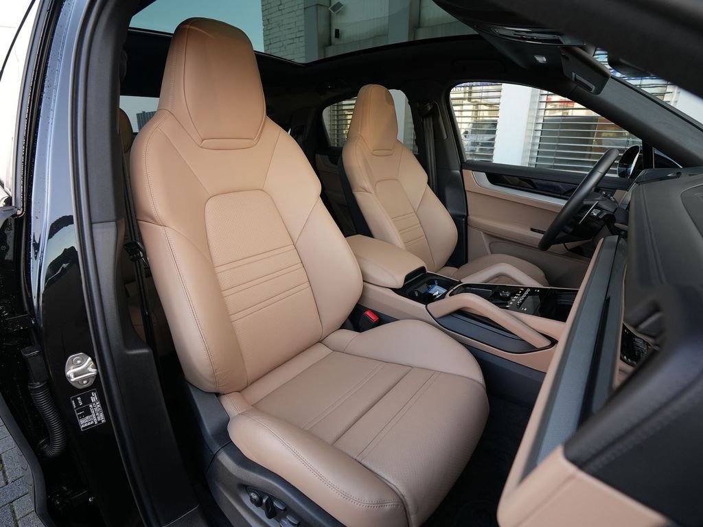 Porsche Cayenne 2025