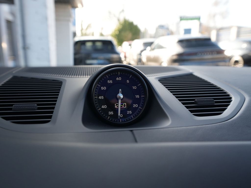 Porsche Cayenne 2025