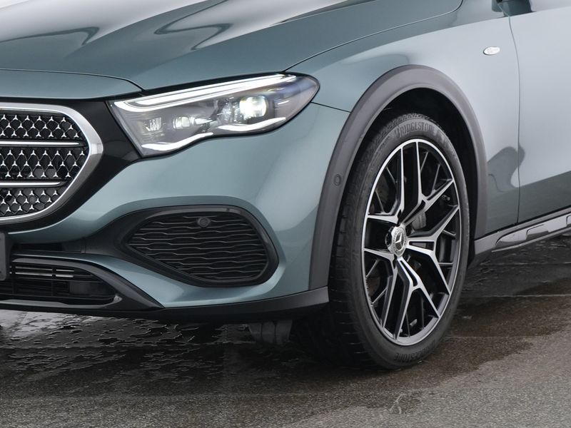 Mercedes-Benz E 300 2025