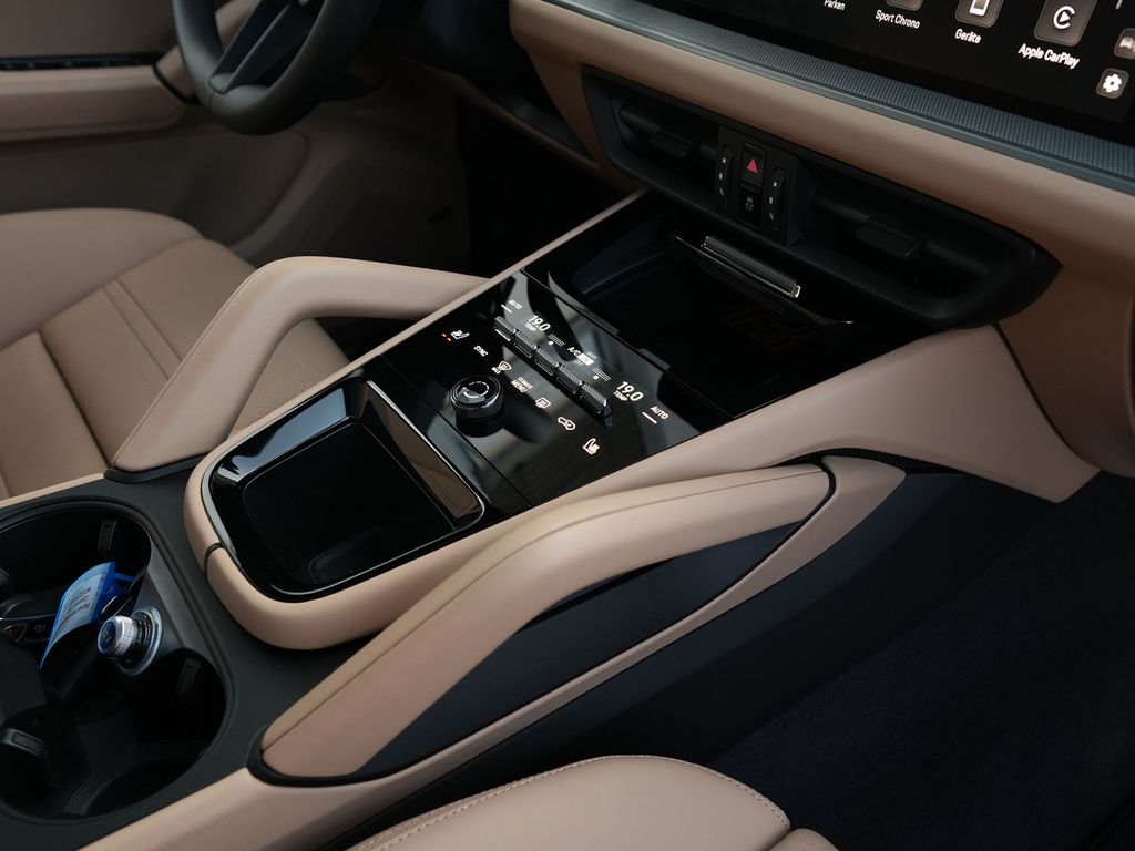 Porsche Cayenne 2025