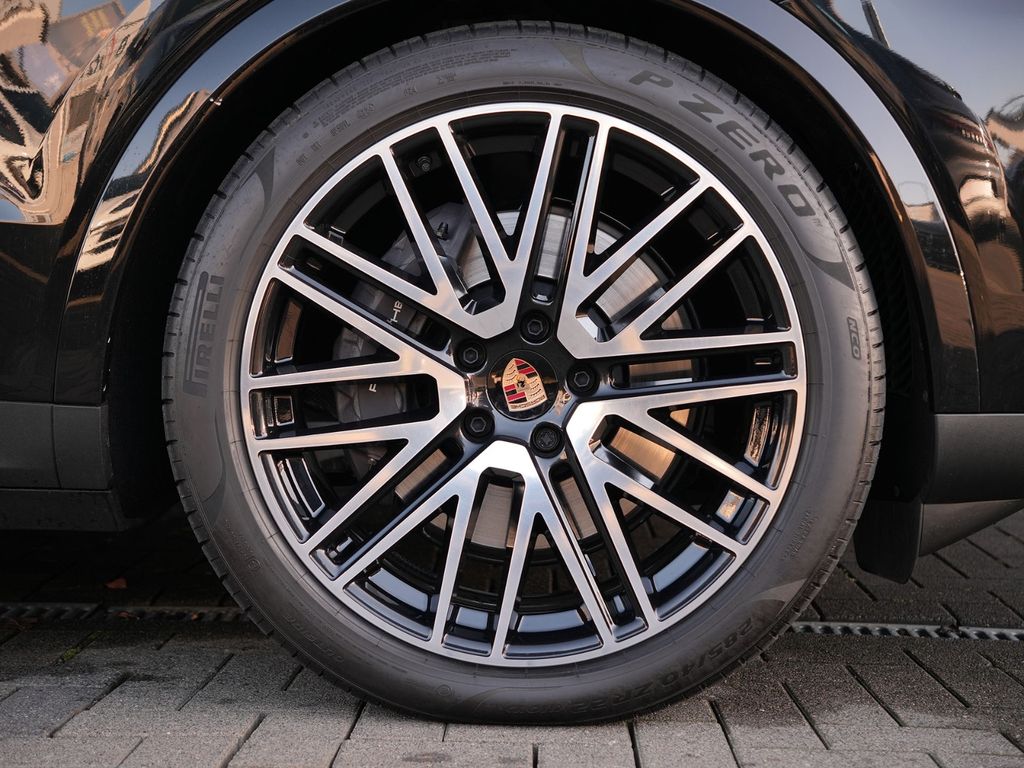 Porsche Cayenne 2025