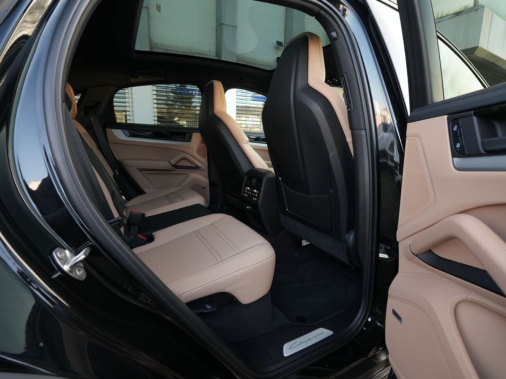 Porsche Cayenne 2025