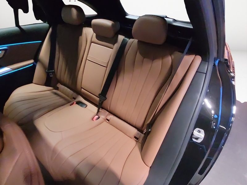 Mercedes-Benz E 300 2026