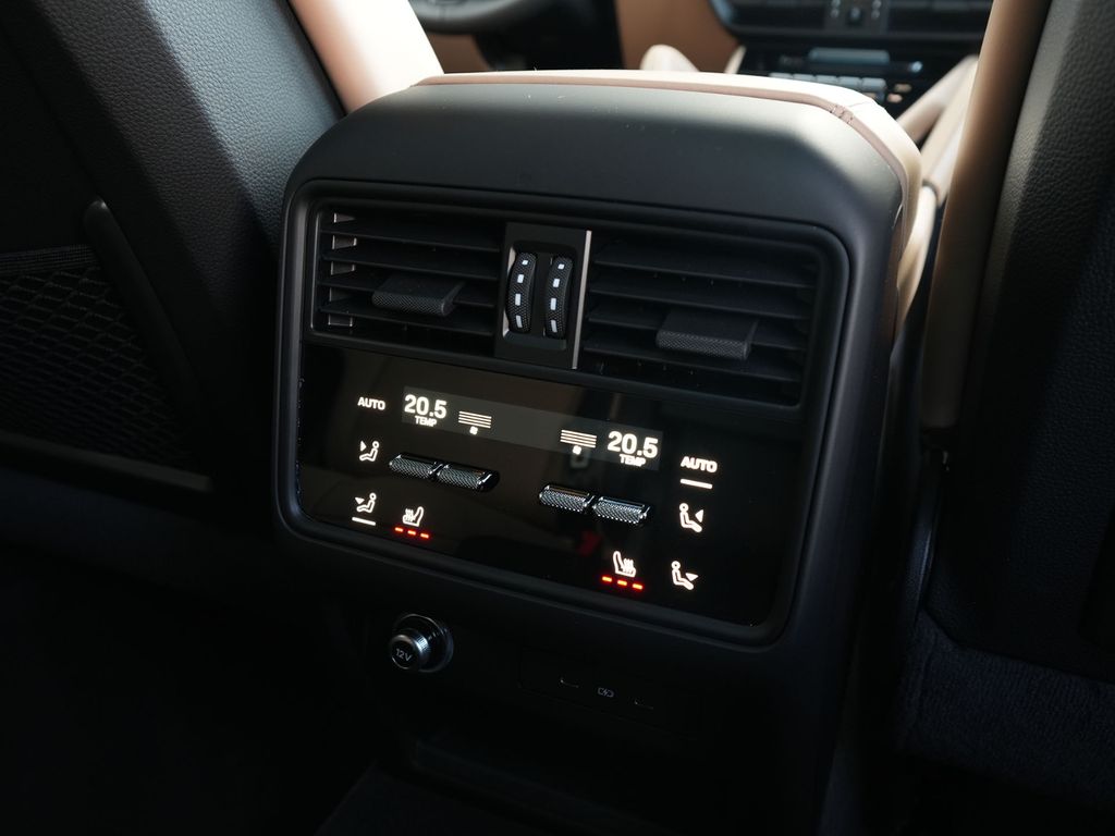 Porsche Cayenne 2025