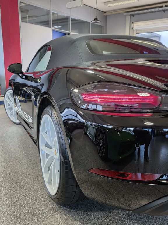 Porsche Boxster 2024