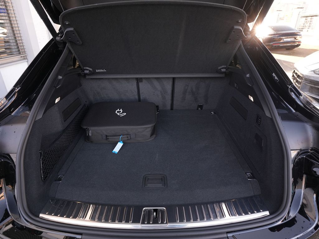 Porsche Cayenne 2025