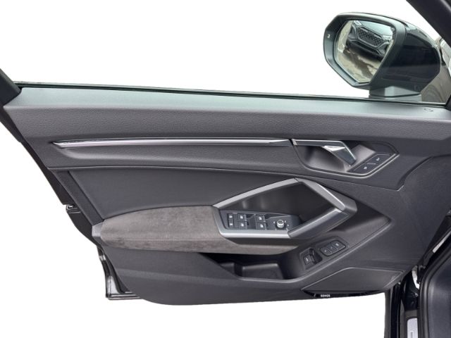 Audi RSQ3 2021