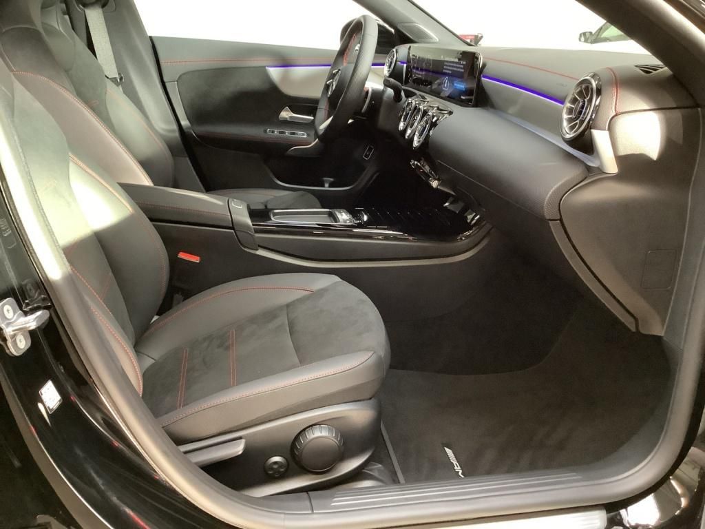 Mercedes-Benz CLA 200 2026