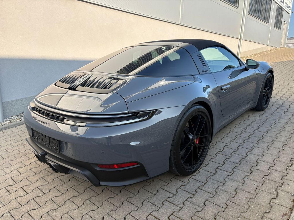 Porsche 992 2025