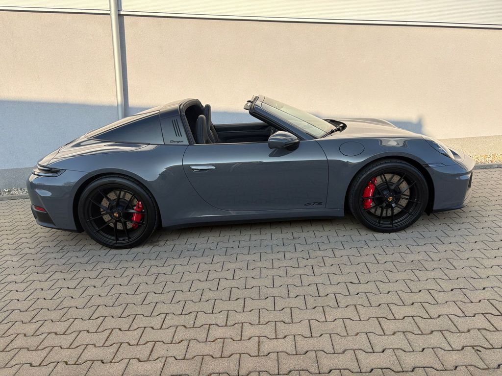 Porsche 992 2025