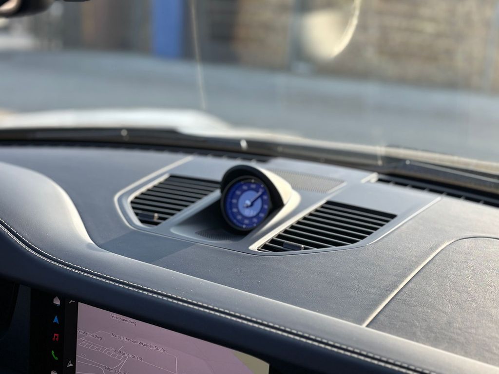 Porsche 992 2025
