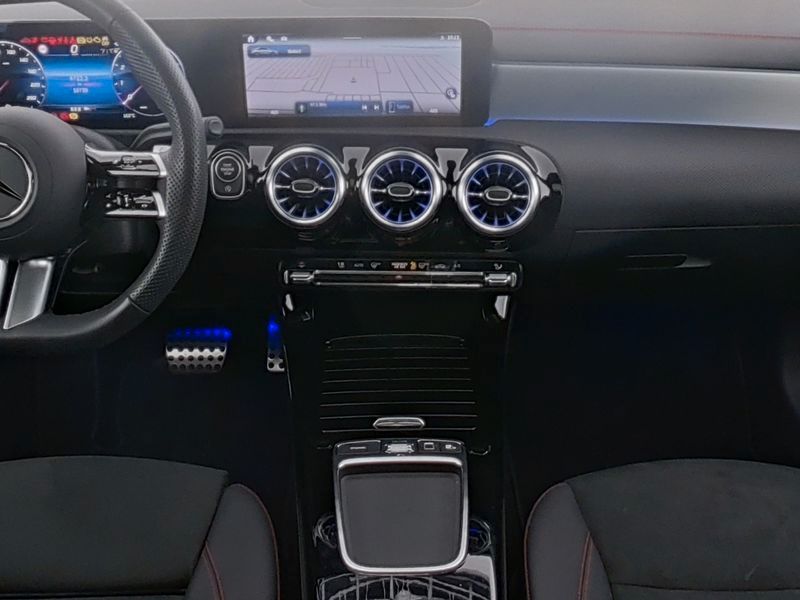 Mercedes-Benz CLA 200 2024