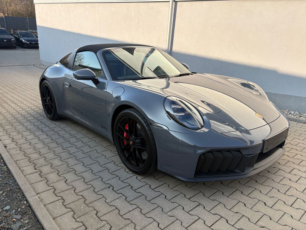 Porsche 992 2025