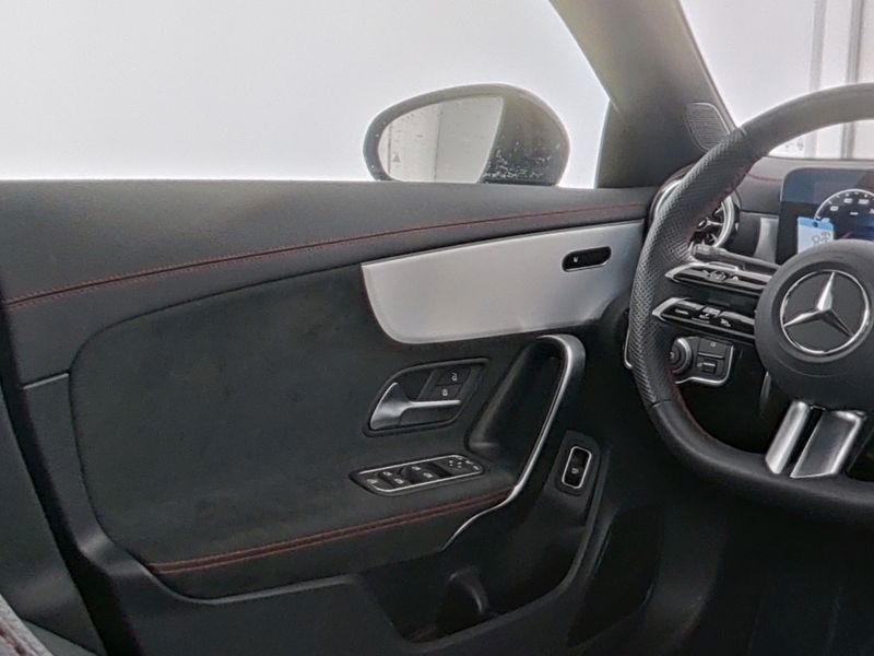 Mercedes-Benz CLA 200 2024