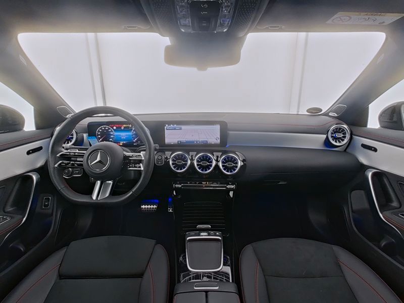 Mercedes-Benz CLA 200 2024