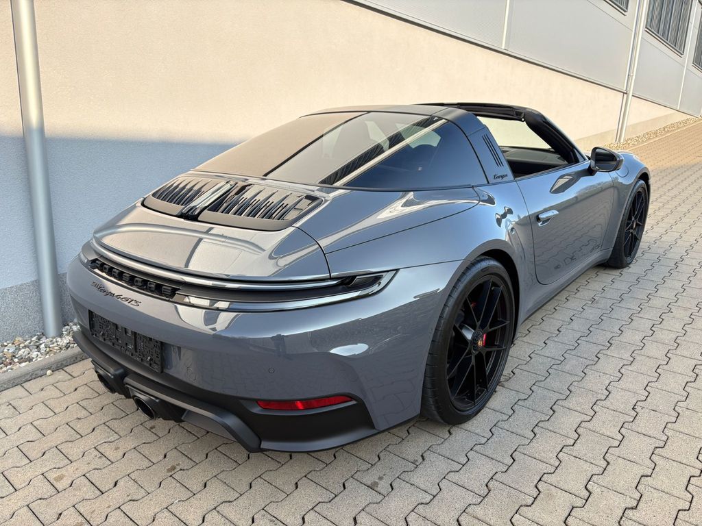Porsche 992 2025