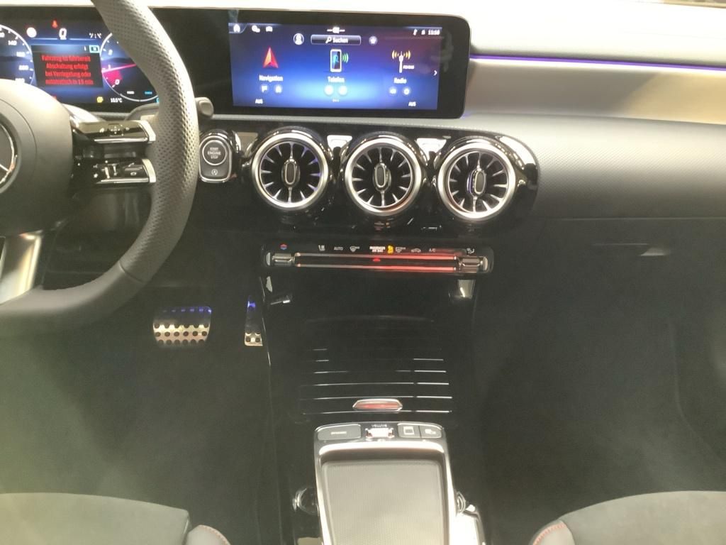 Mercedes-Benz CLA 200 2026