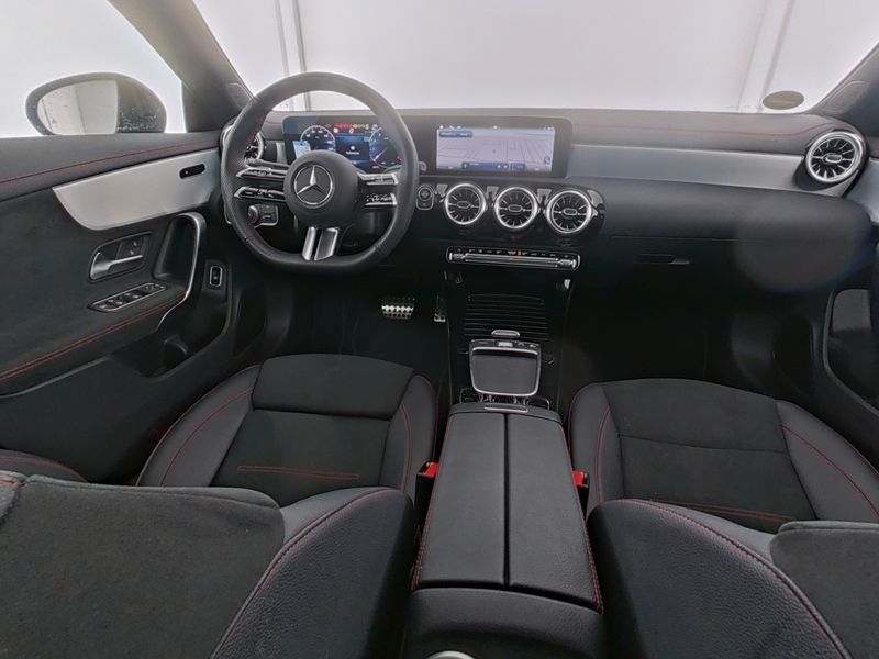 Mercedes-Benz CLA 200 2024