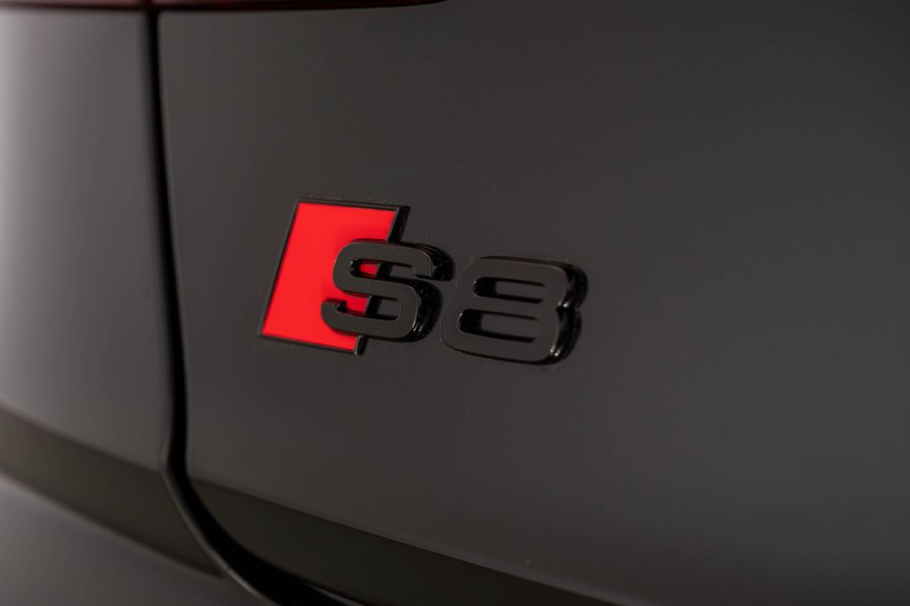 Audi S8