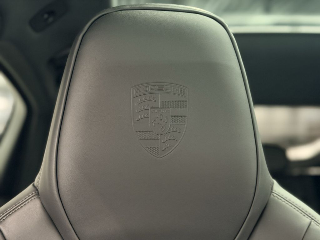 Porsche Cayenne 2025