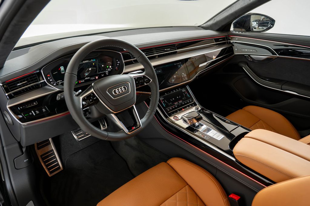Audi S8
