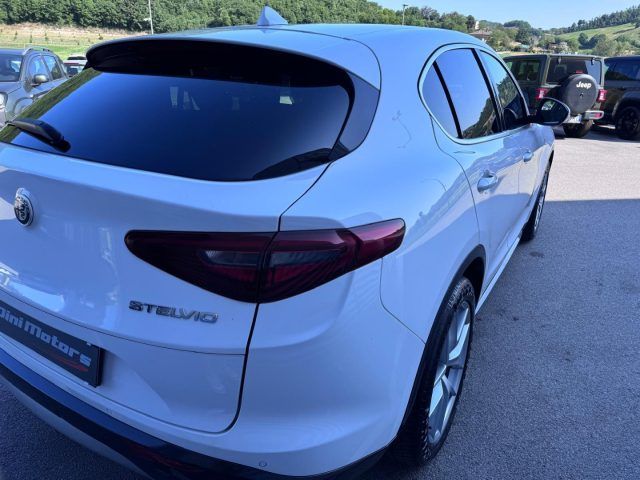 Alfa Romeo Stelvio 2021