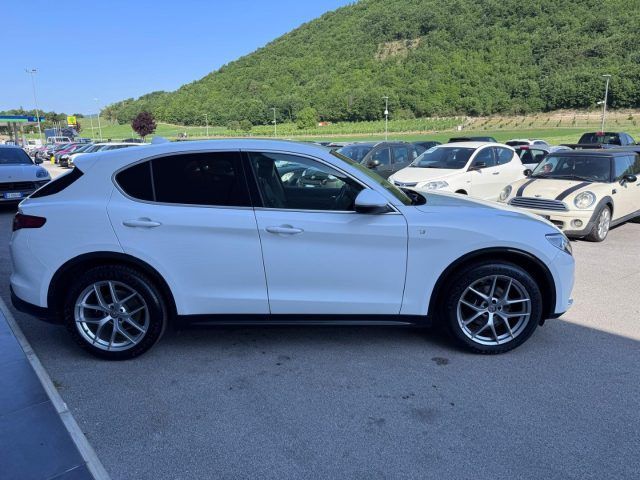 Alfa Romeo Stelvio 2021