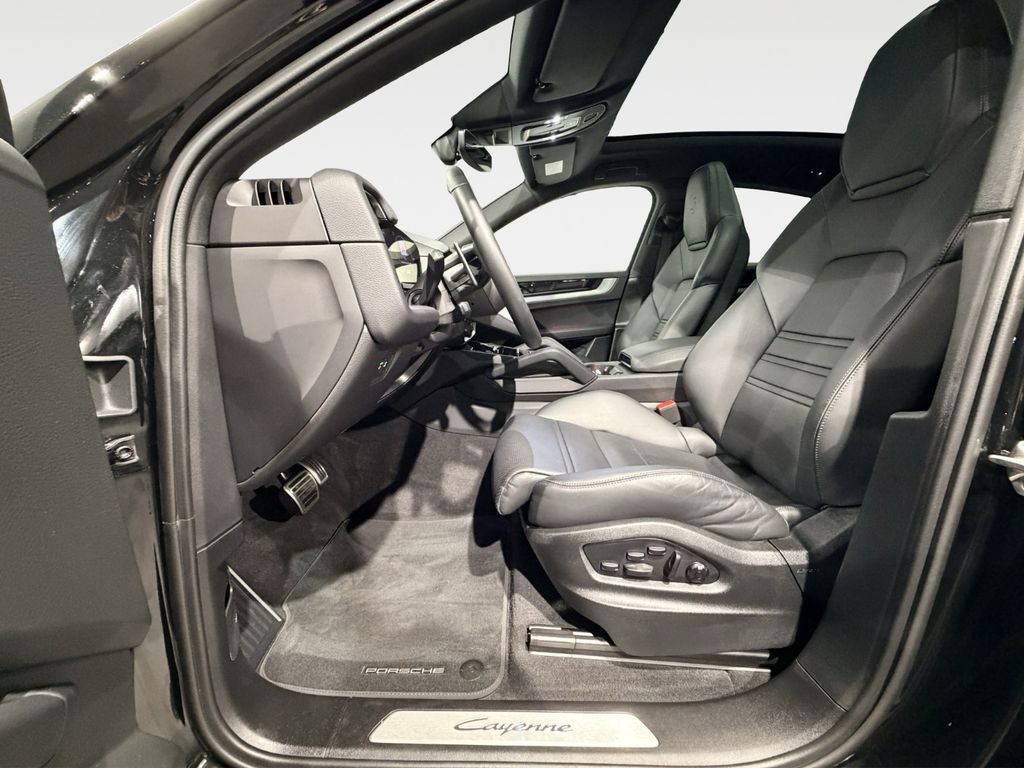 Porsche Cayenne 2025