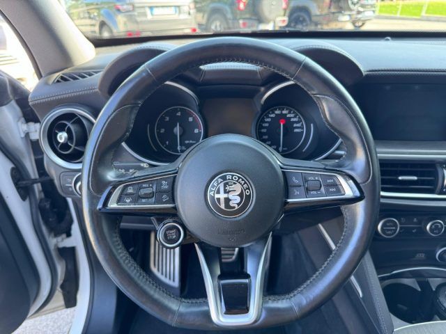 Alfa Romeo Stelvio 2021