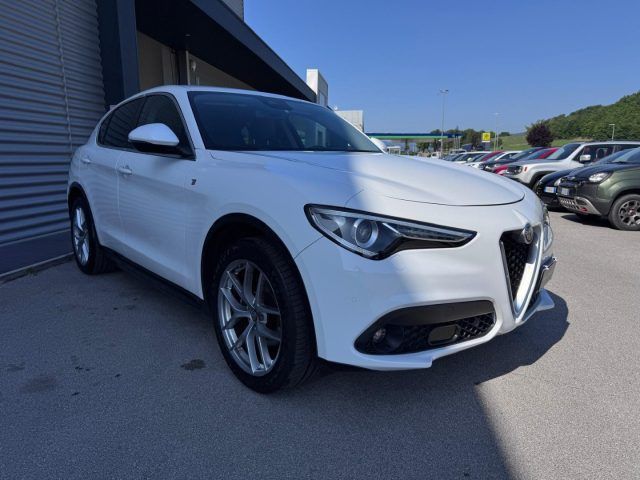 Alfa Romeo Stelvio 2021