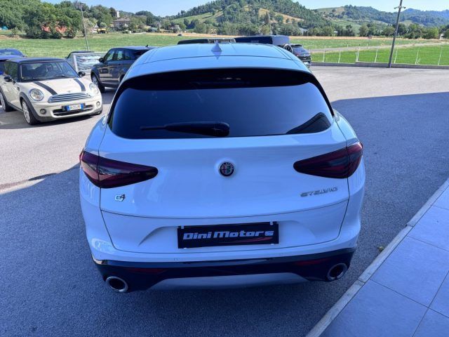 Alfa Romeo Stelvio 2021