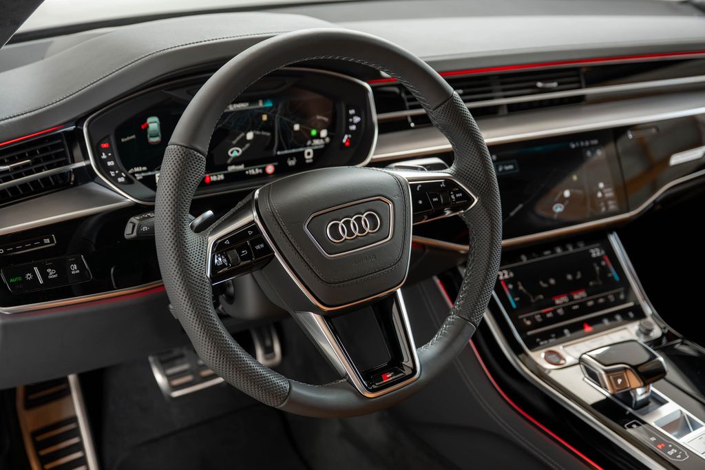 Audi S8