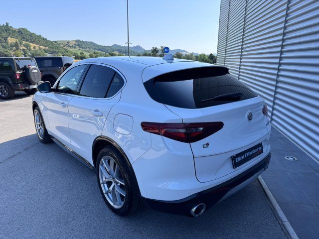 Alfa Romeo Stelvio 2021