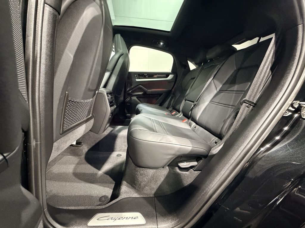 Porsche Cayenne 2025