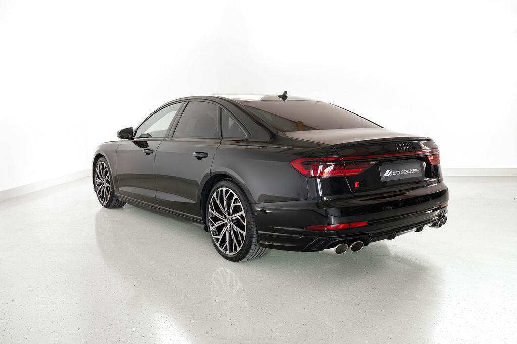 Audi S8