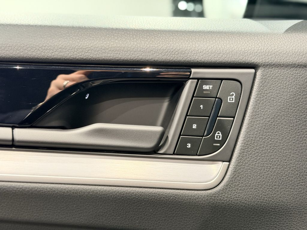 Porsche Cayenne 2025