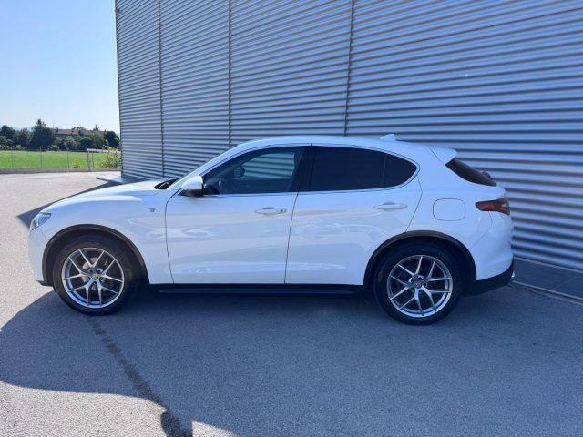 Alfa Romeo Stelvio 2021