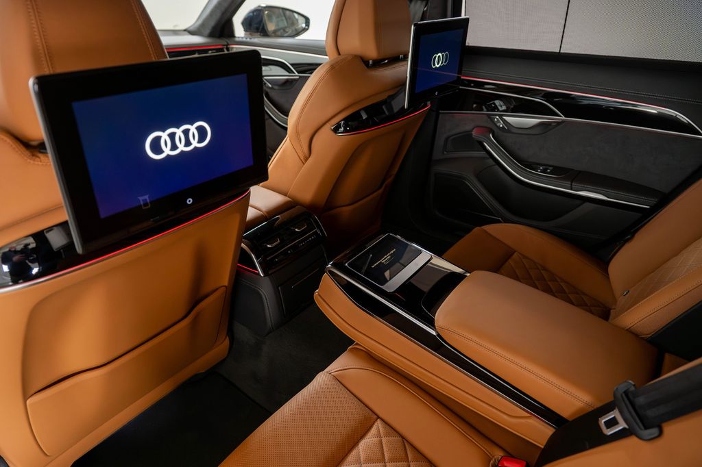 Audi S8