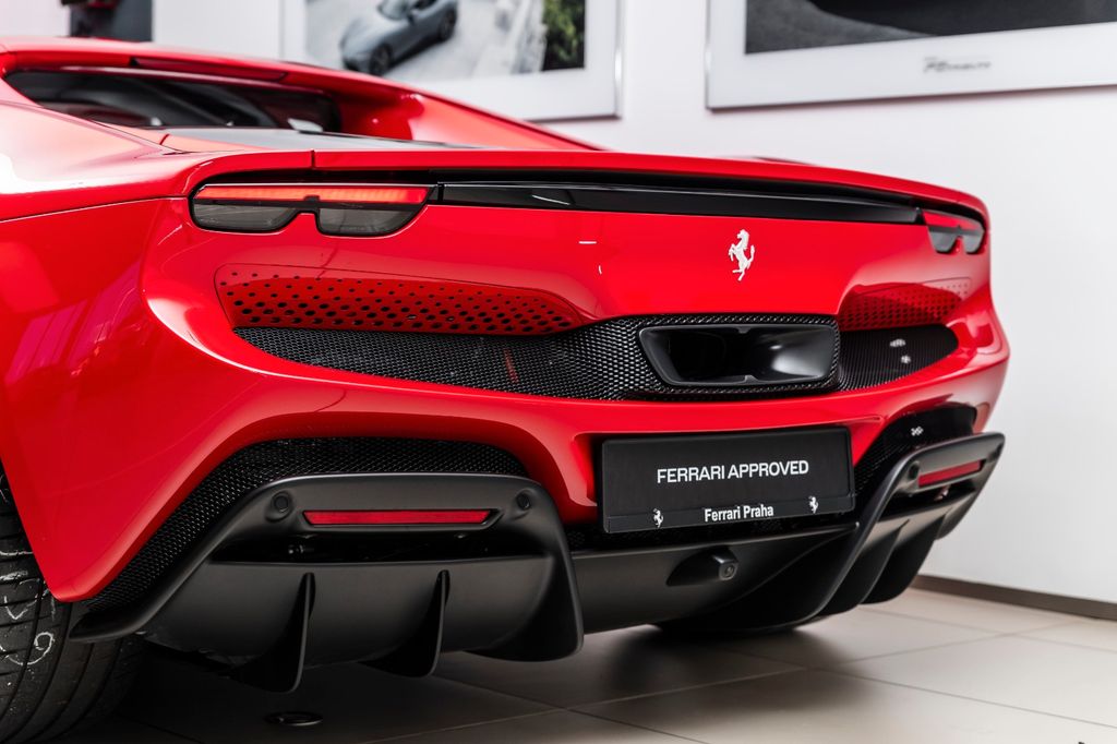 Ferrari 296 GTB 2024