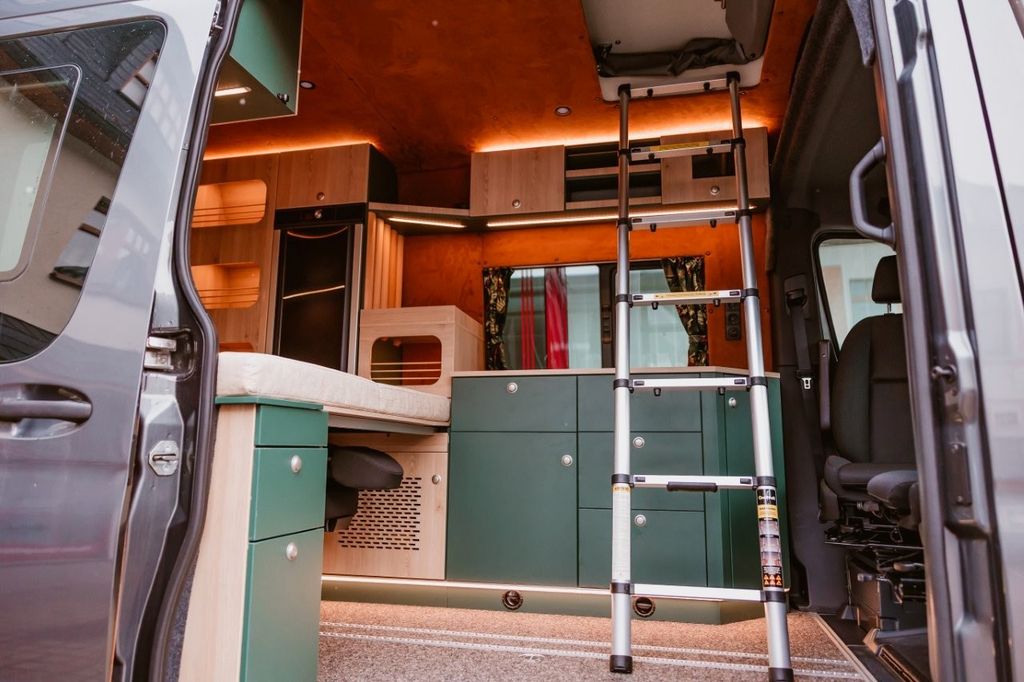 Mercedes-Benz 420 2025