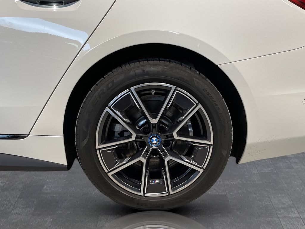 BMW i4 2023
