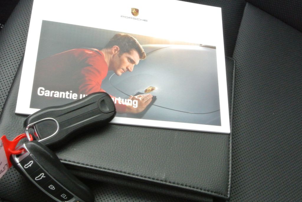 Porsche 992 2025