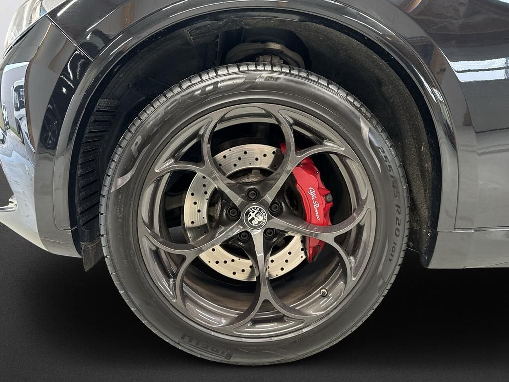 Alfa Romeo Stelvio 2021